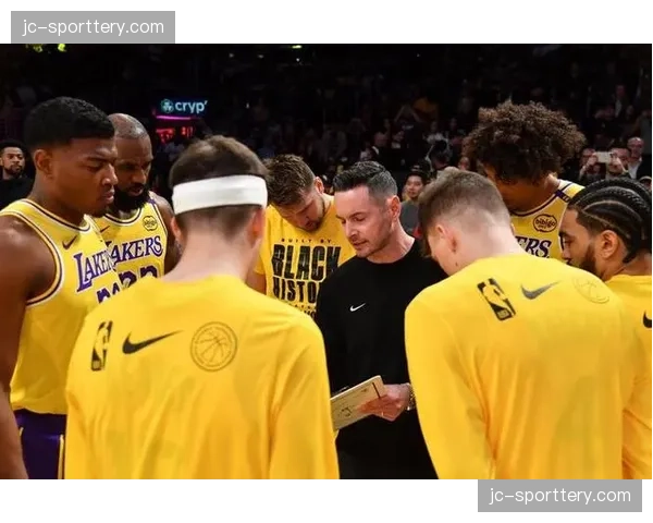 湖人八村垒右小腿疼痛管理 对阵步行者出战成疑