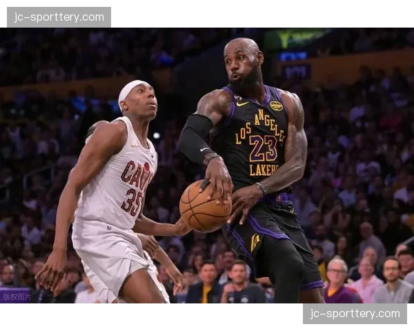 湖人主场复仇骑士完成四连胜 东契奇42分助詹姆斯加冕历史胜场王